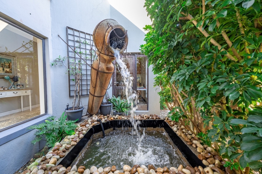 4 Bedroom Property for Sale in Graanendal Western Cape